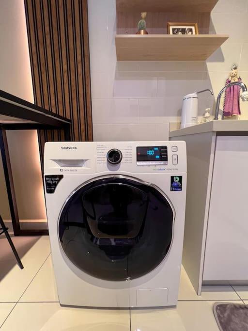 Modern Suites At Arte Mont Kiara By Iconique Kuala Lumpur Zewnętrze zdjęcie