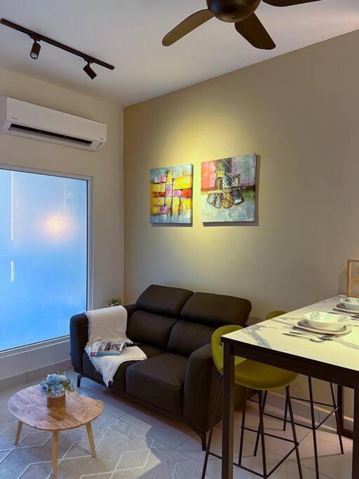 Modern Suites At Arte Mont Kiara By Iconique Kuala Lumpur Zewnętrze zdjęcie